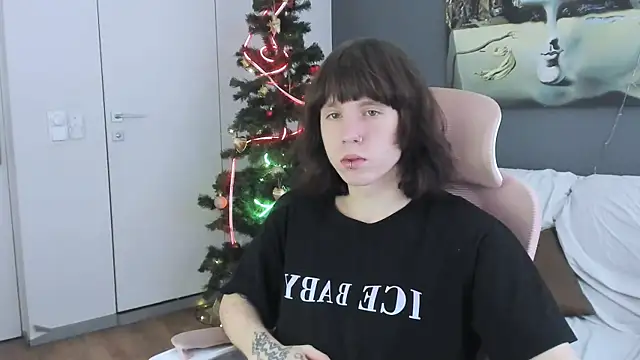 Snapshot of CutieKai_ chatting on December 22, 2025, 9:26 pm CutieKai online show from December 22, 2025, 9:26 pm