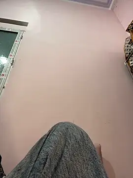 Snapshot of lung-linh chatting on December 1, 2025, 7:42 am lung-linh online show from December 1, 2025, 7:42 am