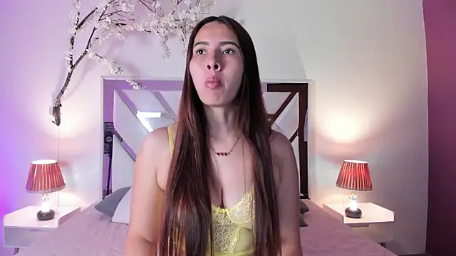 Snapshot of Rouse_Taylor__ chatting on December 17, 2025, 12:32 pm Rouse Taylor online show from December 17, 2025, 12:32 pm