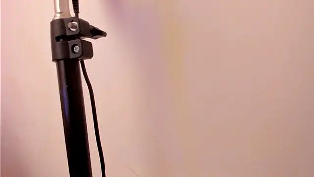 Cleopatra COL online show from April 17, 2026, 6:44 pm