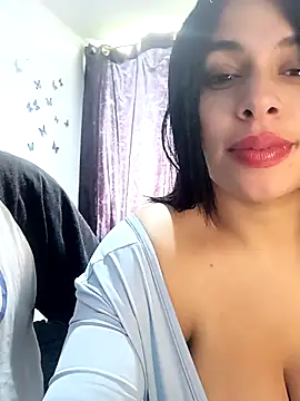 Snapshot of AngelsCouple- chatting on November 4, 2025, 5:06 pm AngelsCouple- online show from November 4, 2025, 5:06 pm