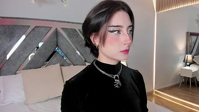 EmmaCollins    online show from November 25, 2025, 12:16 pm