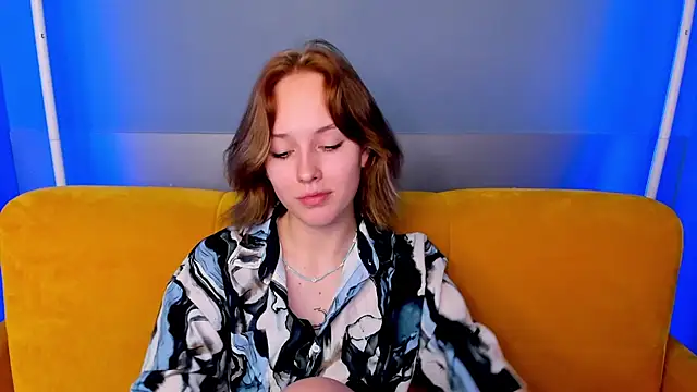 Snapshot of RikkiChoco chatting on November 18, 2025, 8:17 am RikkiChoco online show from November 18, 2025, 8:17 am