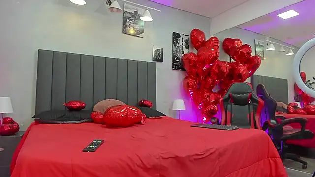 kendra london online show from February 12, 2026, 11:21 am