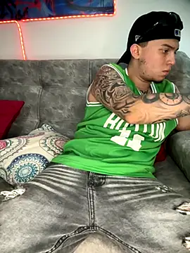 Snapshot of Nick_orion chatting on November 16, 2025, 9:19 pm Nick orion online show from November 16, 2025, 9:19 pm