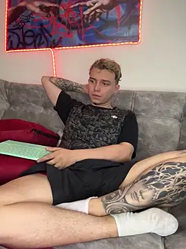 Snapshot of Nick_orion chatting on November 8, 2025, 1:14 pm Nick orion online show from November 8, 2025, 1:14 pm