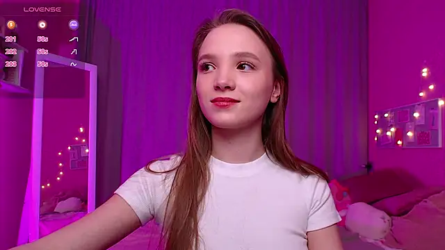 Snapshot of Adria_Arjona chatting on February 18, 2026, 7:39 am Adria Arjona online show from February 18, 2026, 7:39 am