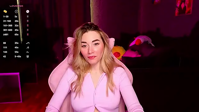 Snapshot of Rosie_Mac chatting on February 16, 2026, 2:54 am Rosie Mac online show from February 16, 2026, 2:54 am