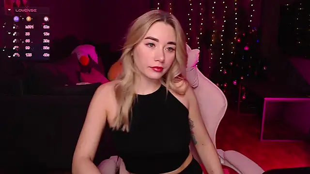 Snapshot of Rosie_Mac chatting on January 13, 2026, 1:31 am Rosie Mac online show from January 13, 2026, 1:31 am