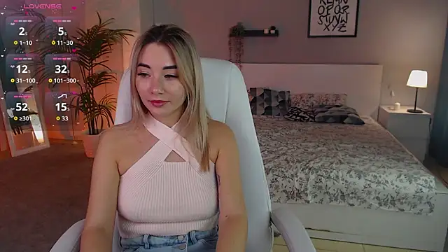 Snapshot of Rosie_Mac chatting on November 5, 2025, 1:09 am Rosie Mac online show from November 5, 2025, 1:09 am