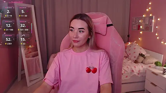 Snapshot of Rosie_Mac chatting on November 15, 2025, 1:09 am Rosie Mac online show from November 15, 2025, 1:09 am