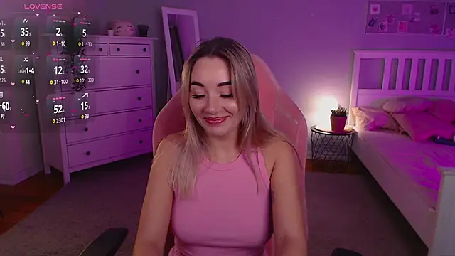 Snapshot of Rosie_Mac chatting on November 4, 2025, 1:09 am Rosie Mac online show from November 4, 2025, 1:09 am