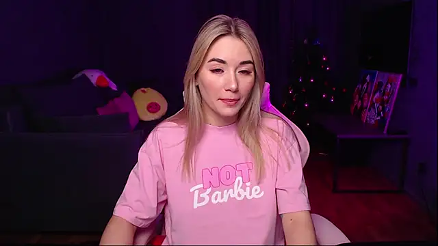 Snapshot of Rosie_Mac chatting on December 19, 2025, 1:42 am Rosie Mac online show from December 19, 2025, 1:42 am