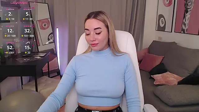 Snapshot of Rosie_Mac chatting on November 14, 2025, 1:09 am Rosie Mac online show from November 14, 2025, 1:09 am