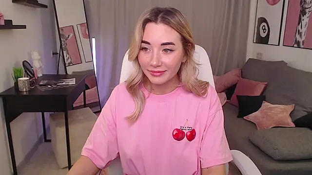 Snapshot of Rosie_Mac chatting on November 13, 2025, 1:09 am Rosie Mac online show from November 13, 2025, 1:09 am