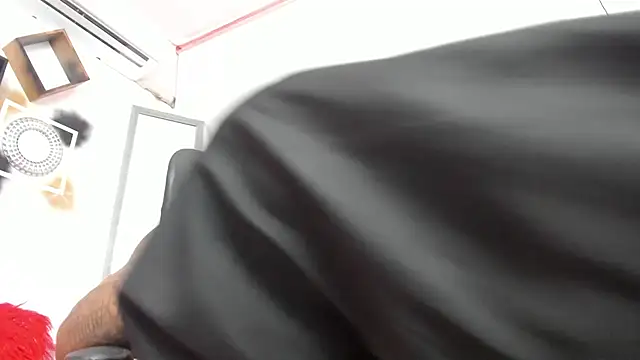 YuleimysAndAlex online show from November 6, 2025, 2:37 am