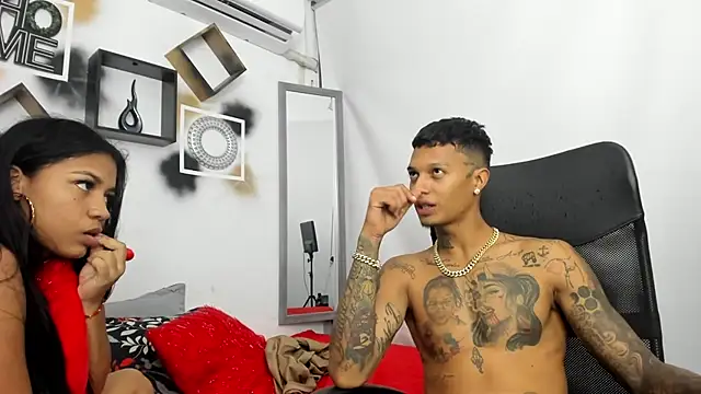 YuleimysAndAlex online show from November 9, 2025, 3:21 am