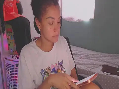 Snapshot of shayna_cute chatting on June 18, 2026, 9:53 pm shayna cute online show from June 18, 2026, 9:53 pm