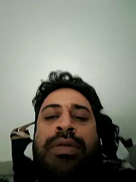 Snapshot of ITZ_GURU chatting on April 26, 2026, 11:18 am ITZ GURU online show from April 26, 2026, 11:18 am