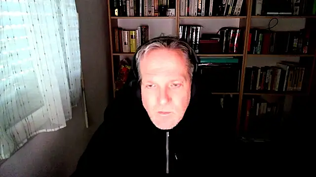 ChocolatMilka44 online show from November 2, 2025, 1:27 pm