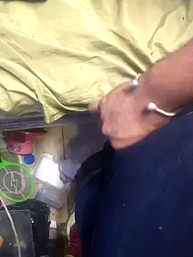 Snapshot of KARNEs24666 chatting on November 5, 2025, 11:41 pm KARNEs24666 online show from November 5, 2025, 11:41 pm