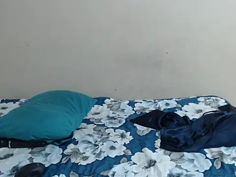 SexyLipss  online show from April 13, 2026, 6:34 pm