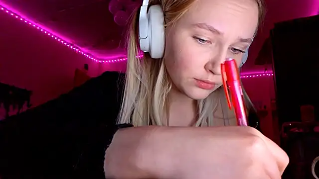 KarinRobertson online show from November 29, 2025, 6:30 pm