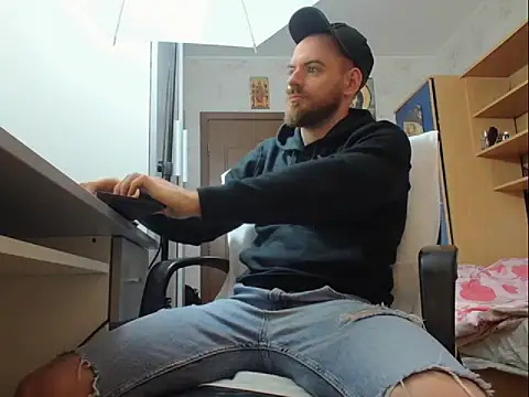 Snapshot of Ryanstone_ chatting on November 17, 2025, 4:49 am Ryanstone online show from November 17, 2025, 4:49 am