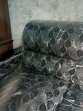 Snapshot of Neha533 chatting on November 13, 2025, 5:39 pm Neha533 online show from November 13, 2025, 5:39 pm