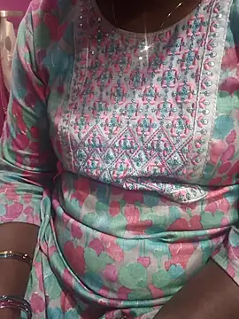 hyd couple7878 online show from November 13, 2025, 4:33 pm