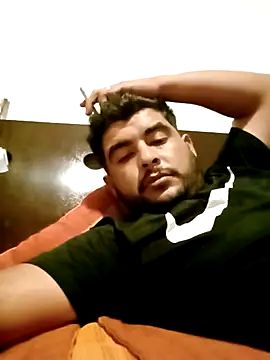 Snapshot of Yerackhip chatting on November 16, 2025, 3:55 am Yerackhip online show from November 16, 2025, 3:55 am