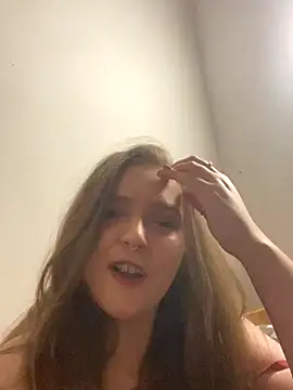 Snapshot of LiahLovexoxx chatting on November 2, 2025, 6:35 pm LiahLovexoxx online show from November 2, 2025, 6:35 pm