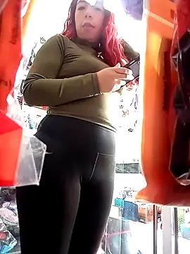 Snapshot of camimar23 chatting on November 14, 2025, 5:49 pm camimar23 online show from November 14, 2025, 5:49 pm