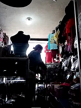 Snapshot of camimar23 chatting on December 15, 2025, 4:46 pm camimar23 online show from December 15, 2025, 4:46 pm