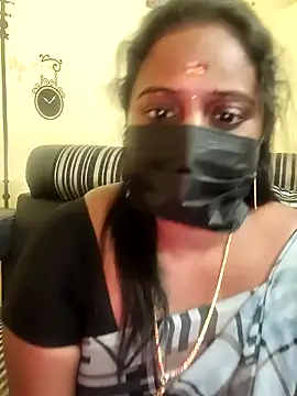 tam-queen1 online show from November 13, 2025, 9:02 am