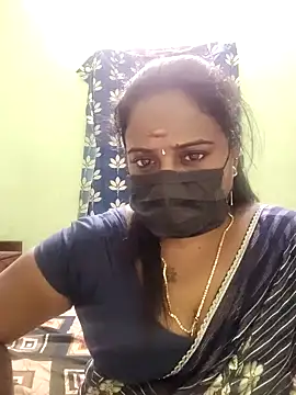 tam-queen1 online show from November 11, 2025, 5:02 am