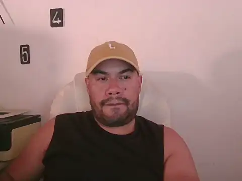 Snapshot of Ramses_36 chatting on July 9, 2026, 9:36 pm Ramses 36 online show from July 9, 2026, 9:36 pm