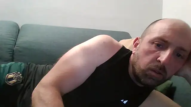 Snapshot of luca_beech88 chatting on May 24, 2026, 6:19 pm luca beech88 online show from May 24, 2026, 6:19 pm