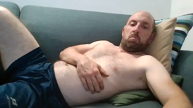 Snapshot of luca_beech88 chatting on May 27, 2026, 6:15 pm luca beech88 online show from May 27, 2026, 6:15 pm