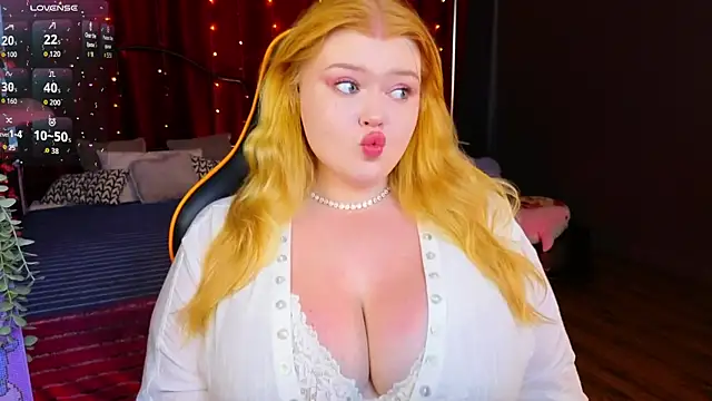Snapshot of AriettaHeart chatting on June 19, 2026, 3:29 pm AriettaHeart online show from June 19, 2026, 3:29 pm