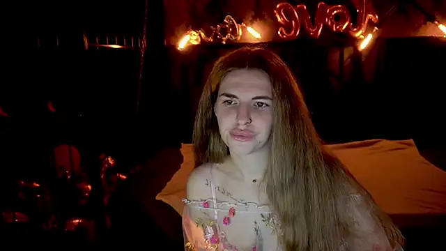 Snapshot of DanielaReign chatting on February 14, 2026, 6:57 am DanielaReign online show from February 14, 2026, 6:57 am