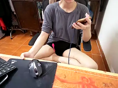 ---Lusi03--- online show from December 22, 2025, 3:17 am