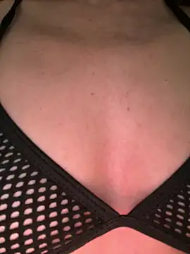 Melzinhasweet online show from March 19, 2026, 11:10 am