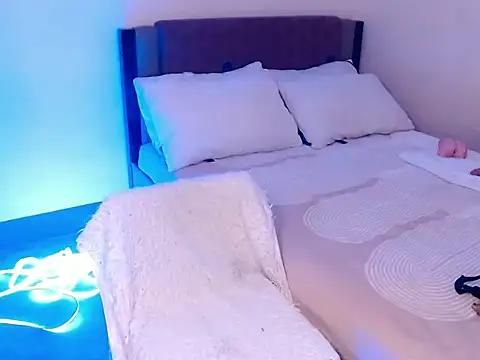 squirterts online show from December 20, 2025, 1:36 pm