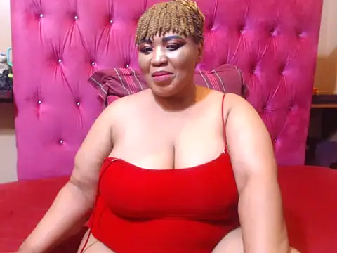 Snapshot of HUGE_BUSTY_EBONY chatting on April 24, 2026, 5:26 pm HUGE BUSTY EBONY online show from April 24, 2026, 5:26 pm