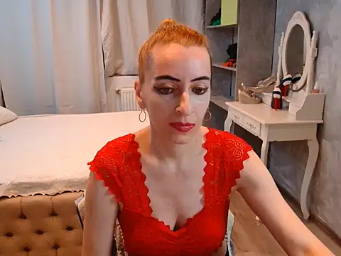 Snapshot of AnneDevrim chatting on November 13, 2025, 7:01 am AnneDevrim online show from November 13, 2025, 7:01 am