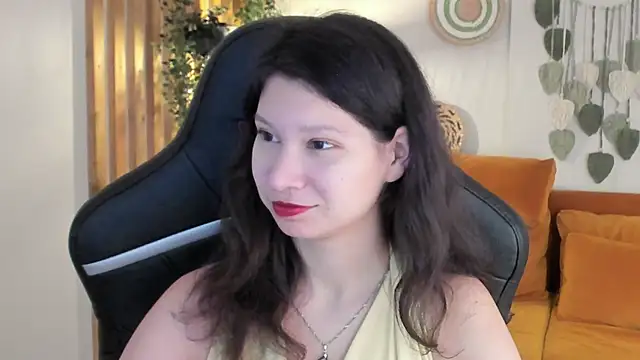 SaraDenars online show from December 3, 2025, 5:30 am