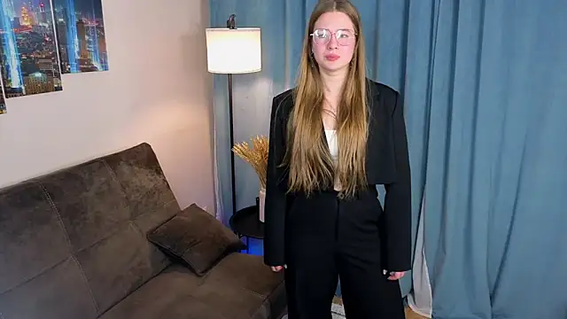 MowasaBritten online show from November 12, 2025, 1:59 pm