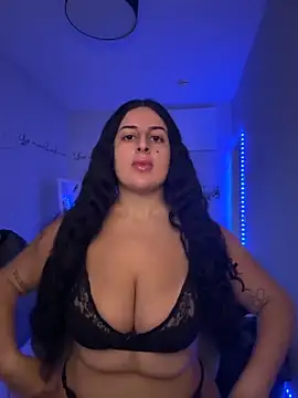 jojoa23 online show from November 17, 2025, 11:03 am