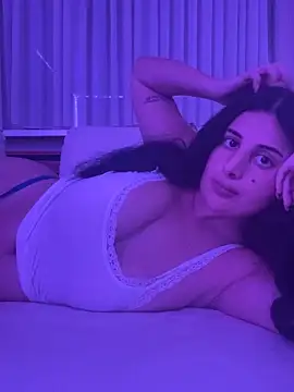 jojoa23 online show from February 13, 2026, 1:22 pm